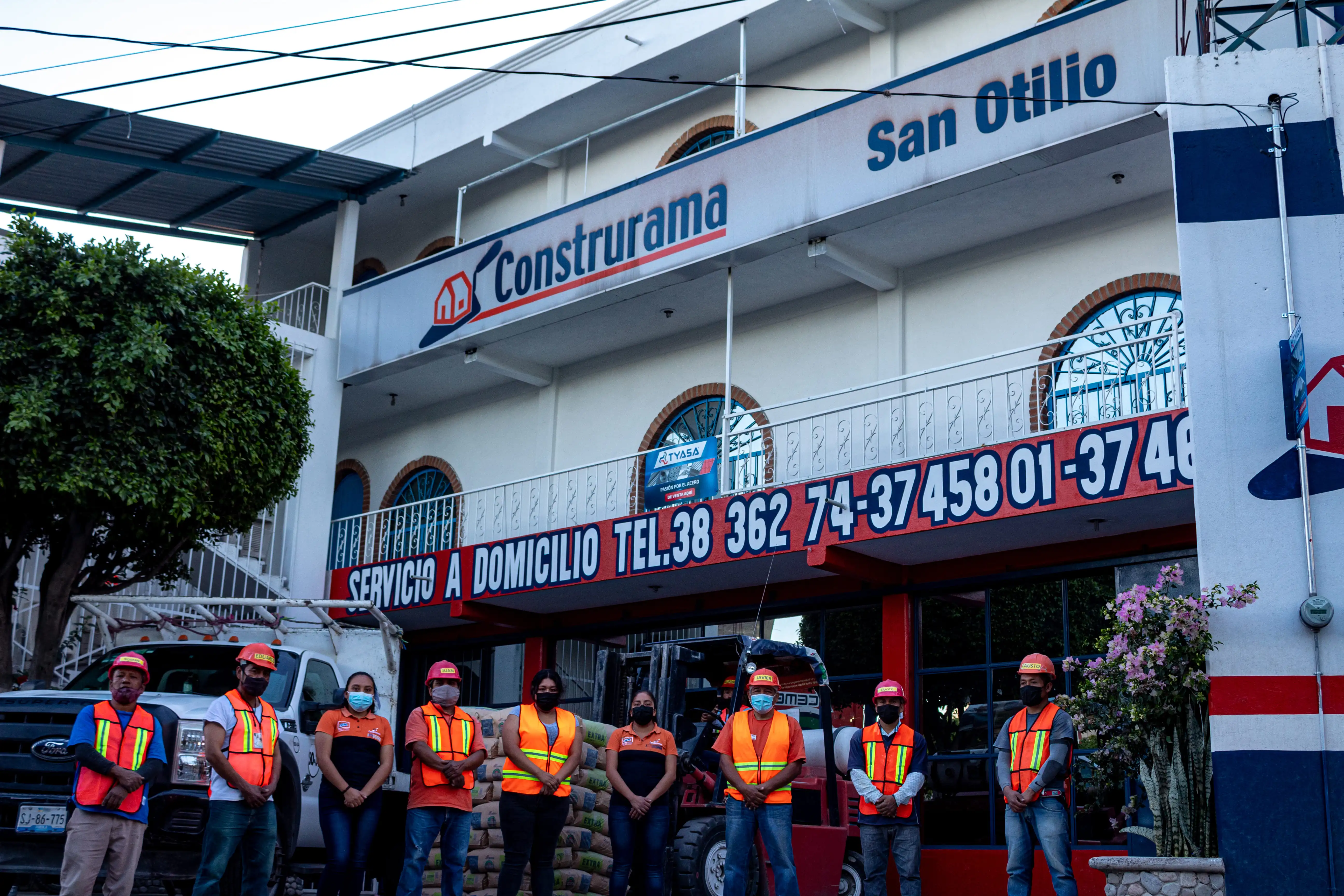 Equipo de trabajo sucursal aeropuerto